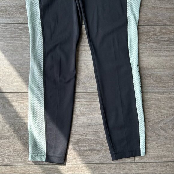 New Balance Black Mint Mesh Side Pockets Legging - Picture 3 of 13